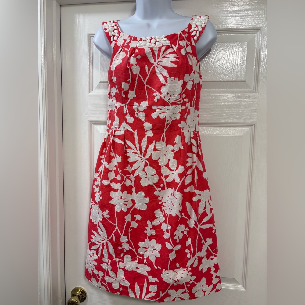 Jessica Howard coral colored dress, great tailoring, beads at the neckline